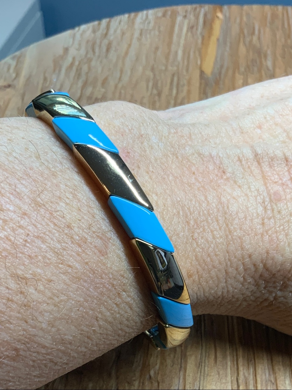 Laundry By Shelli Segal Blue Enamel Tiles Gold Tone Metallic Stretch Bracelet